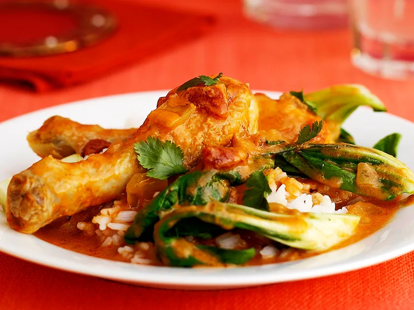 Creamy red chicken curry