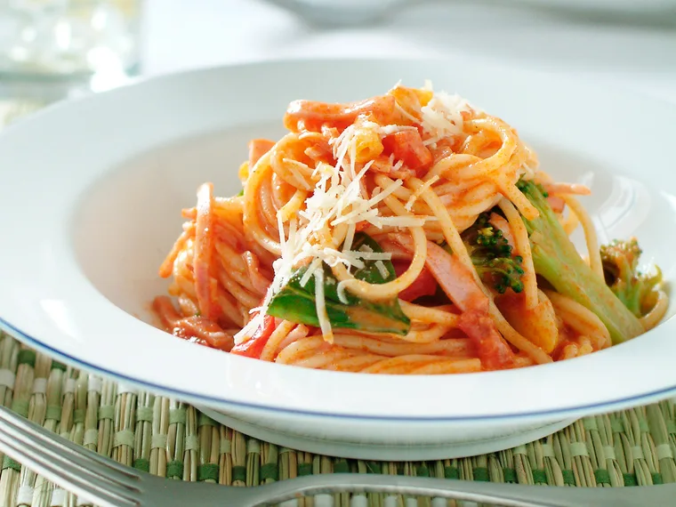 Everday Eating - Creamy Ham and Vegetable Spaghetti
