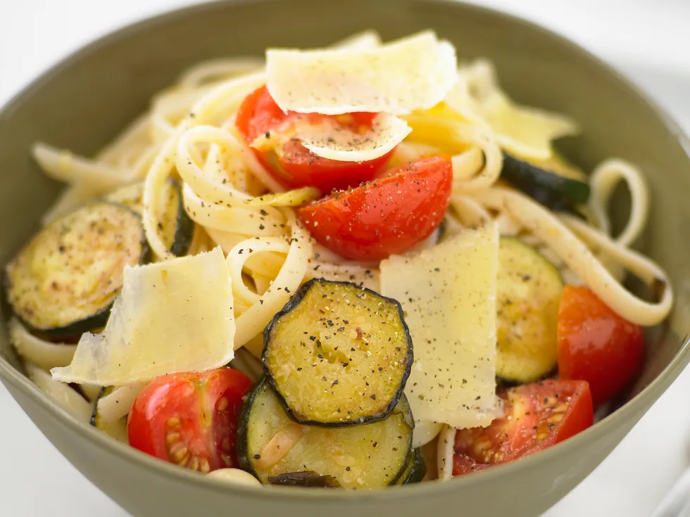 Linguine with zucchini and Lemon
