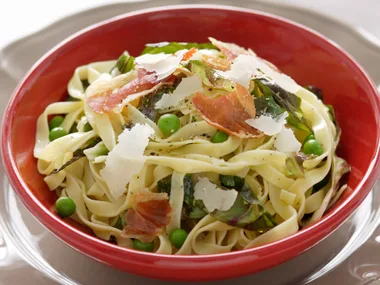 Tagliatelle with Peas, Radicchio and Prosciutto