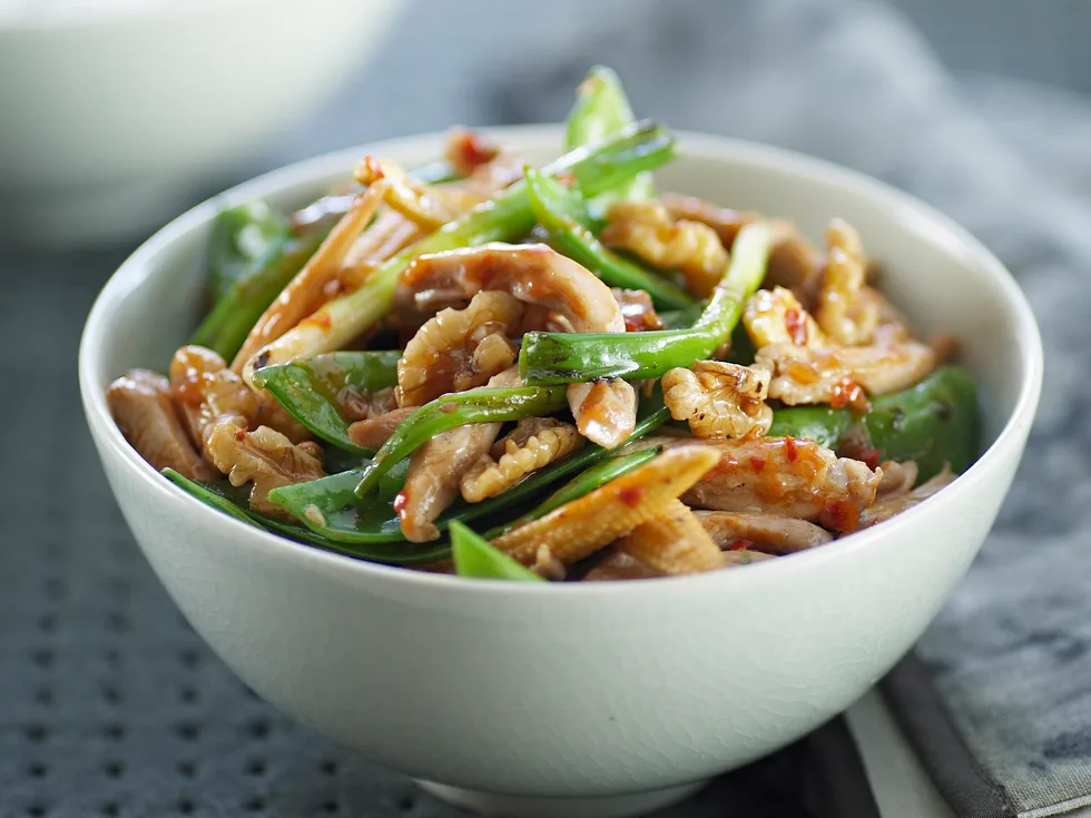 Stir-Fry Special - Chicken with Snow Peas and Walnuts