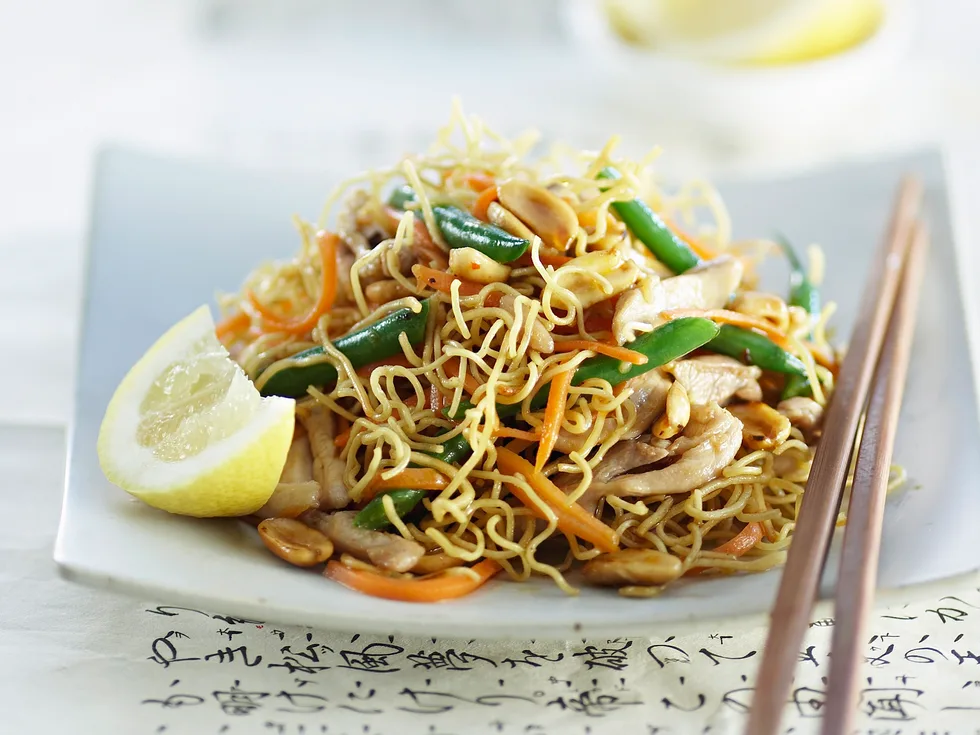 Stir-Fry Special - Chilli Chicken with Peanuts