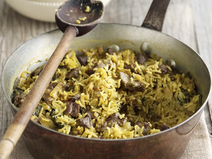 Lamb pilaf with yogurt sauce