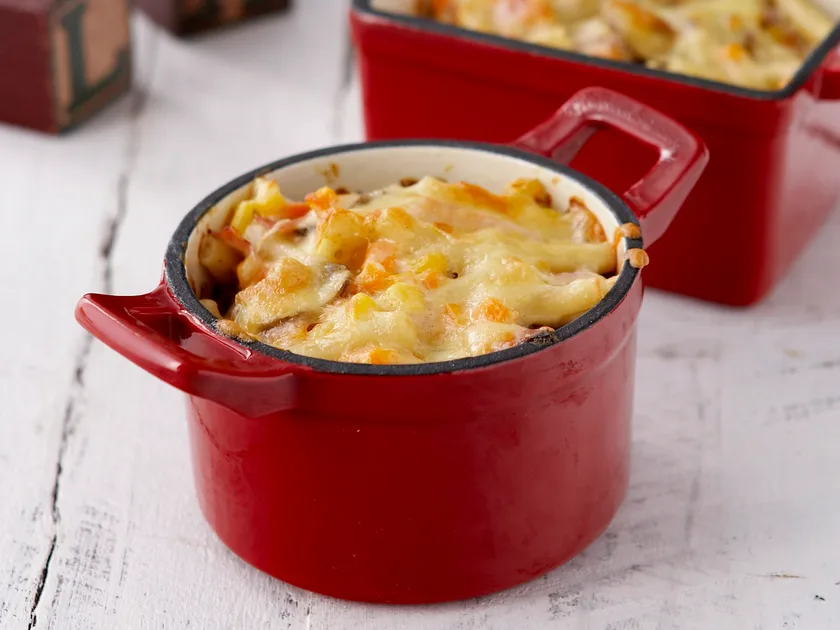 Macaroni cheese pots