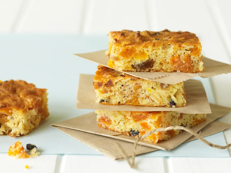 Muesli and apricot slice