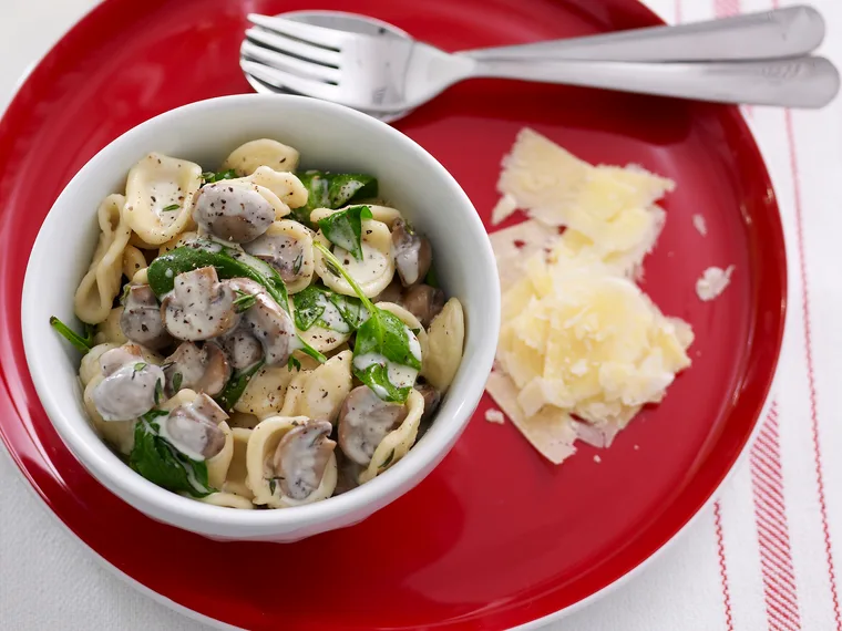 Mushroom ragu with spinach