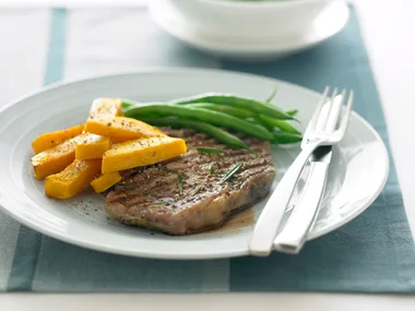 Pepper Steak with Pumpkin Chips