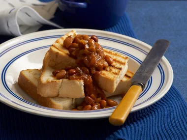 Quick baked beans on toast