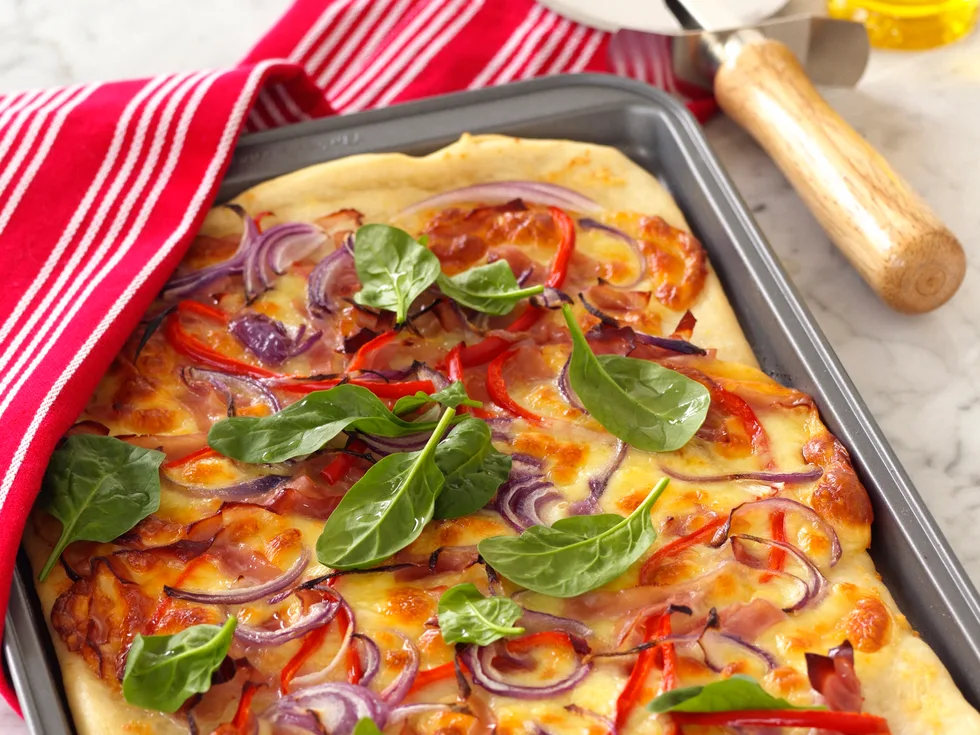 Red Onion, Capsicum and Ham Pizza