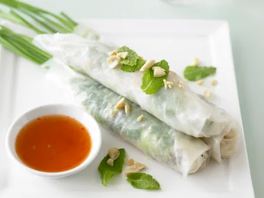 Rice Paper Rolls with Aromatic Salad
