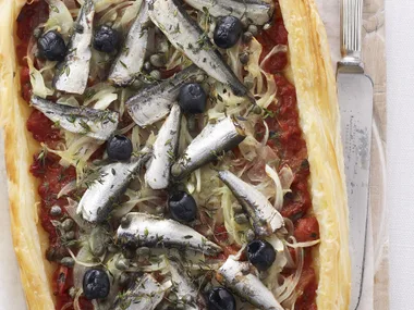 Sardine and tomato tart