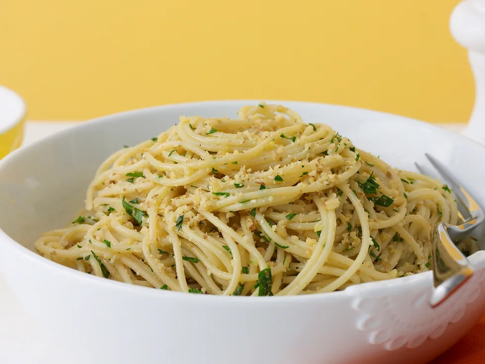 Spaghettini with walnuts and anchovies