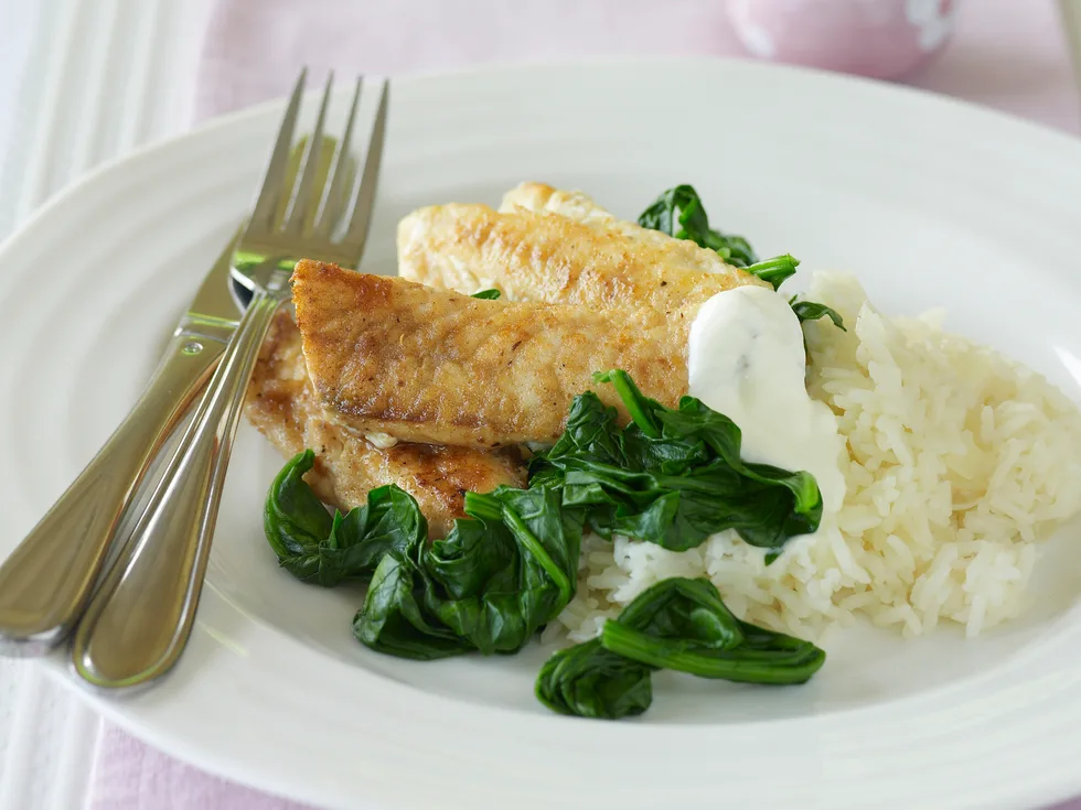 Spicy fish with spinach and yogurt