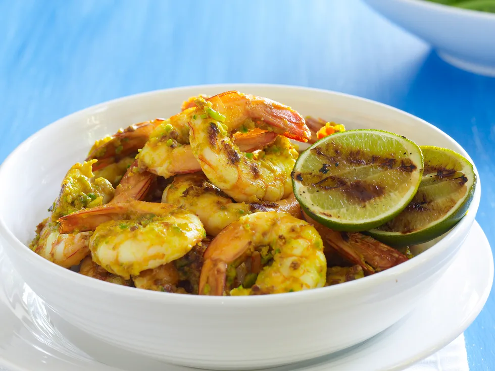 Spicy pistachio prawns