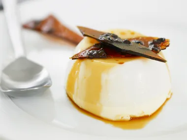 Vanilla Panna Cotta with Coffee Bean Brittle