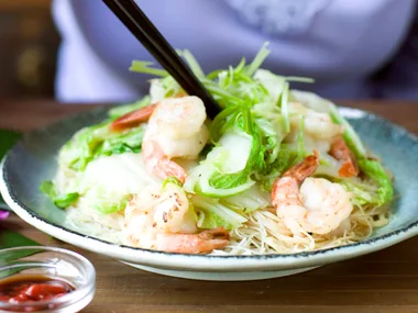 Vermicelli Noodles with Prawns and Wombok