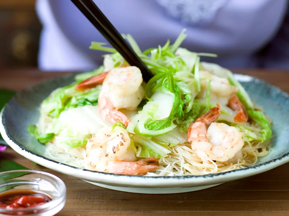 Vermicelli Noodles with Prawns and Wombok