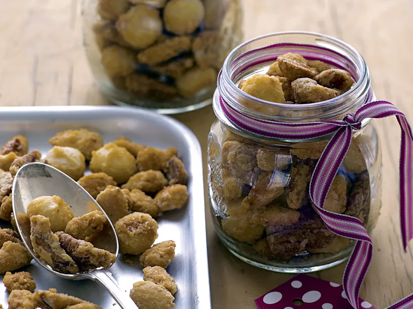 Crunch sugared nuts
