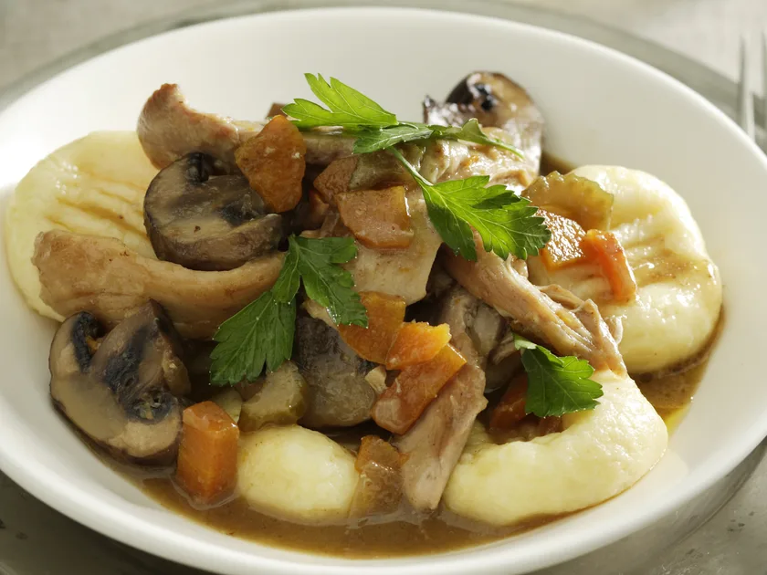 Home-made gnocchi with chicken and mushrooms