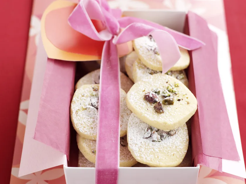 Melt-in-the-mouth pistachio shortbread