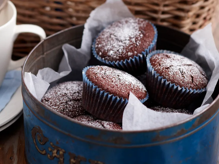 Moist Chocolate Berry Cupcakes