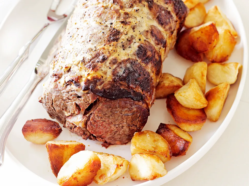 mustard-glazed roast beef with gravy