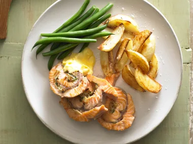 Stuffed Salmon with Potatoes and Hollandaise