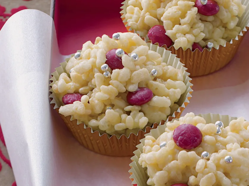 White chocolate christmas crackles