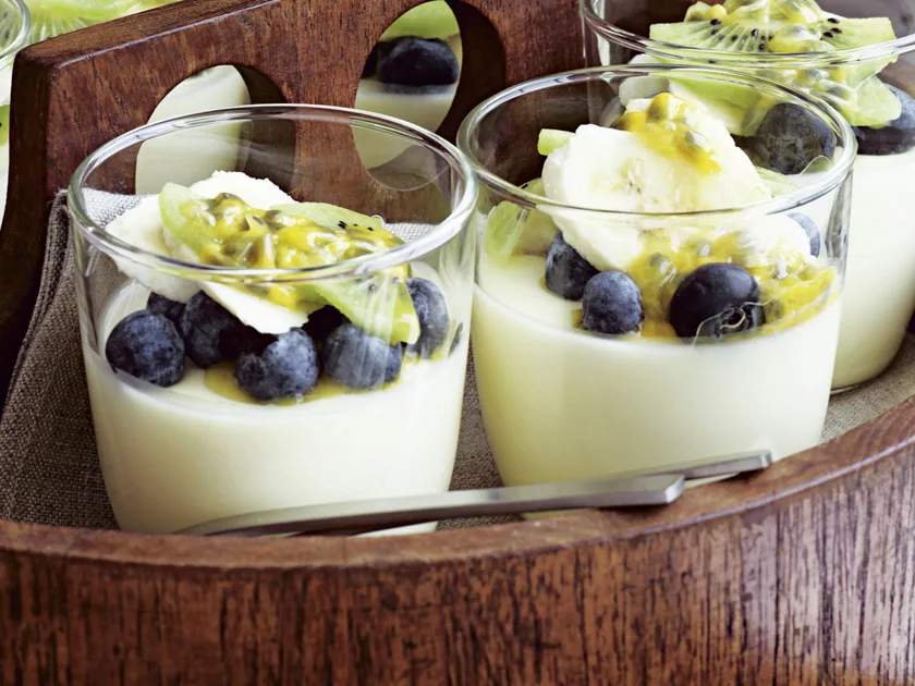 Yoghurt and mango mousse