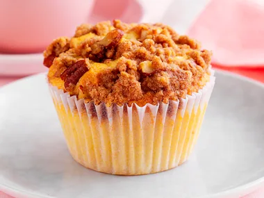 Apple cupcakes with streusel topping