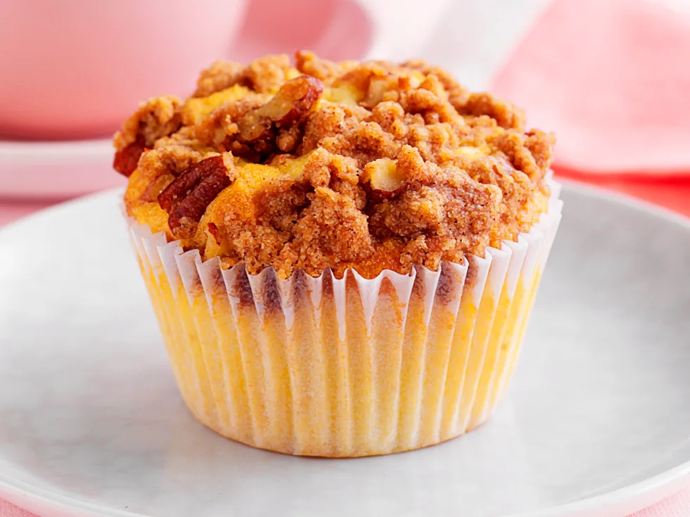 Apple cupcakes with streusel topping