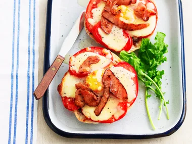 BREAKFAST PIZZA