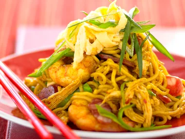 Combination Singapore noodles