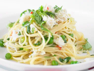 crab, chilli and pea spaghettini