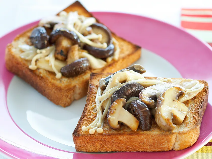 Creamy mushrooms and garlic on toast