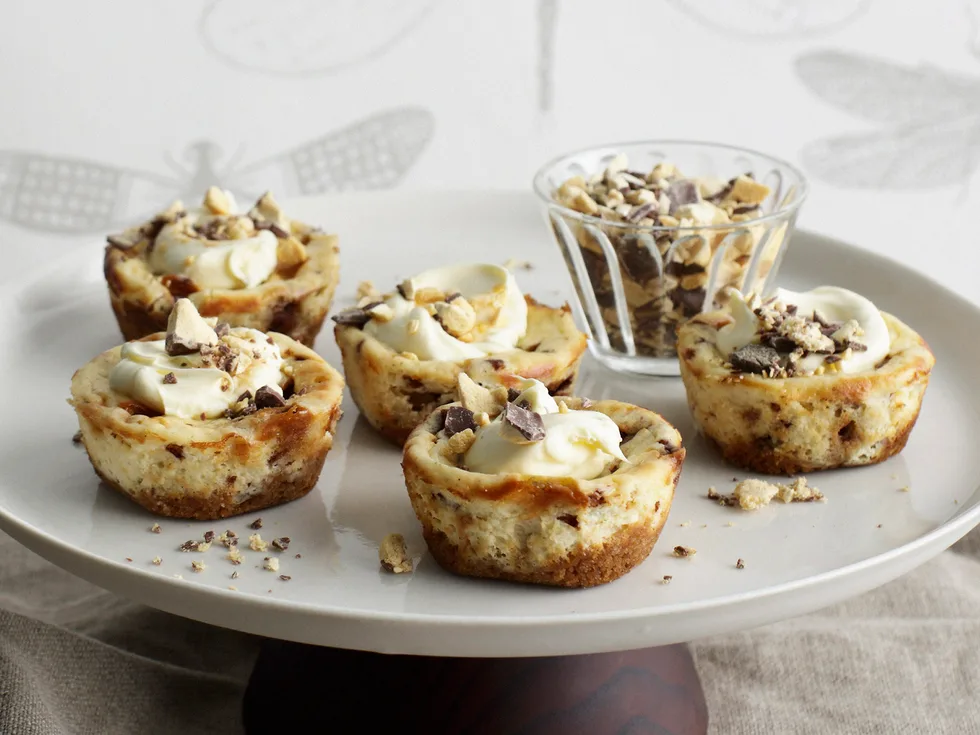 HOKEY POKEY CHEESECAKES