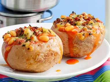 JACKET POTATOES WITH BAKED BEANS
