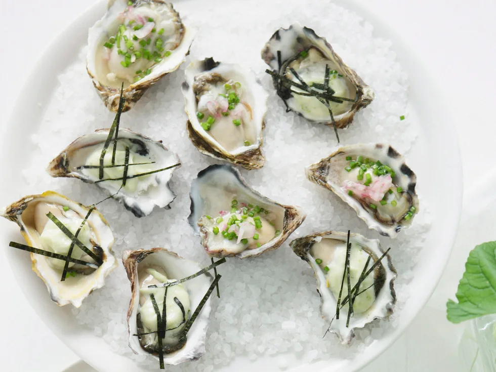 Oysters with eschalot vinegar