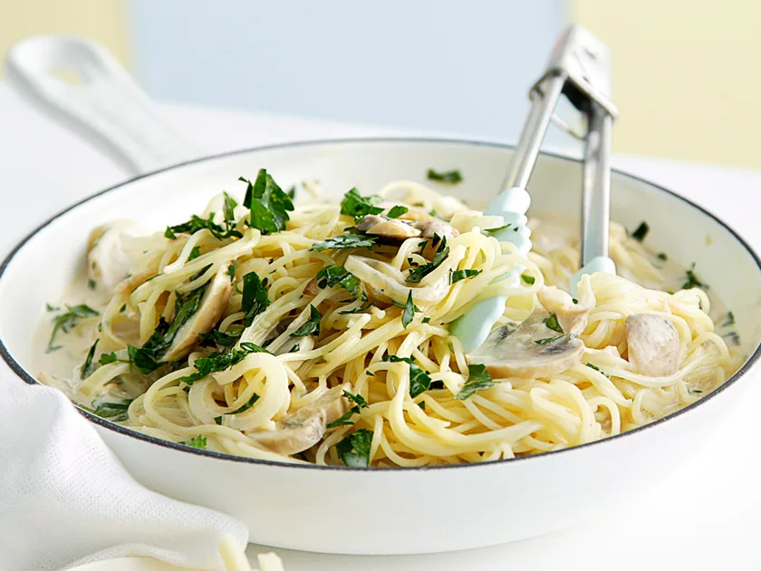 Pasta with creamy mushroom sauce