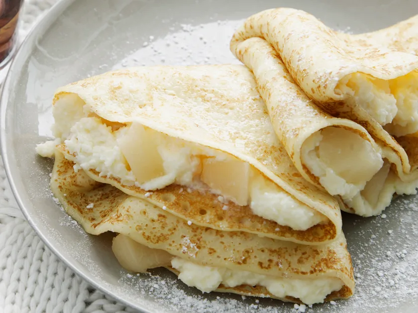 Pear cheesecake crepes