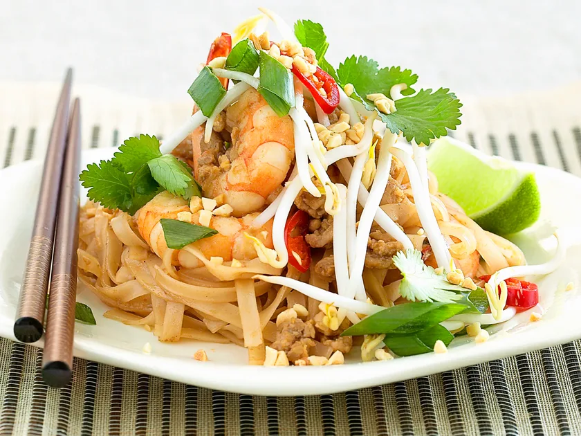 Prawn pad thai