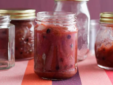 Rhubarb chutney