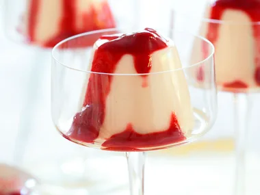 Vanilla Panna Cotta with Raspberry Coulis