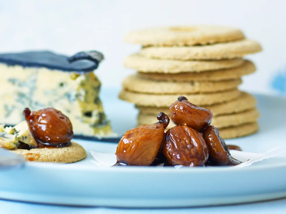Figs in balsamic caramel syrup