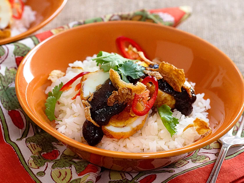 Fried hard-boiled eggs with tamarind sauce