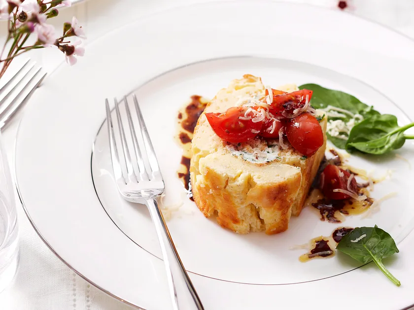 Goat's cheese roulade with cherry tomato salad