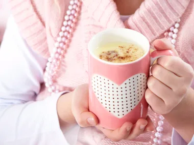 Hot white chocolate with cinnamon