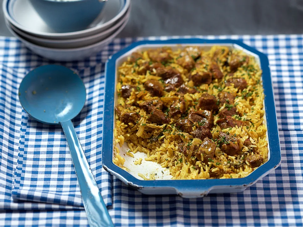 Lamb pilaf with yoghurt sauce
