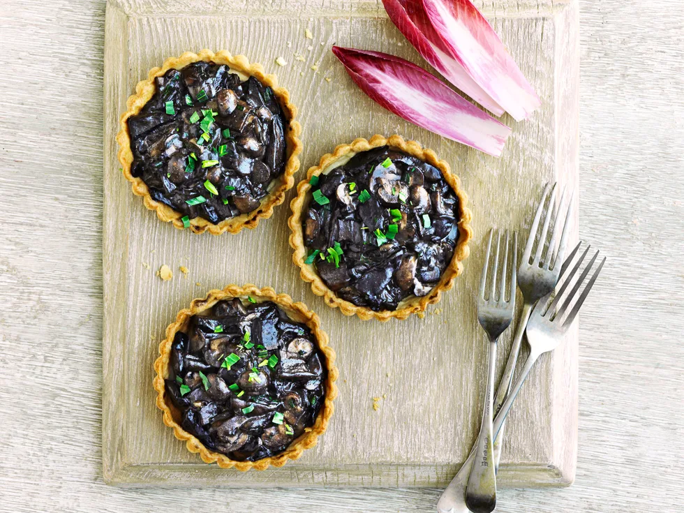 Mascarpone and mushroom tarts