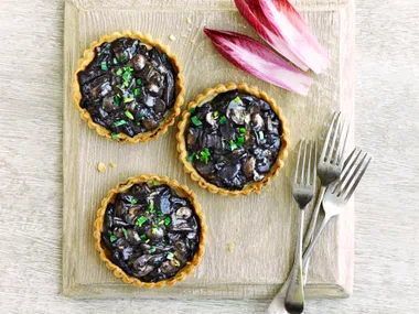 Mascarpone and mushroom tarts